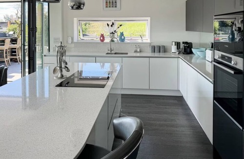 Hay-on-Wye Villa | The Brook - Luxury Villa With Hot Tub