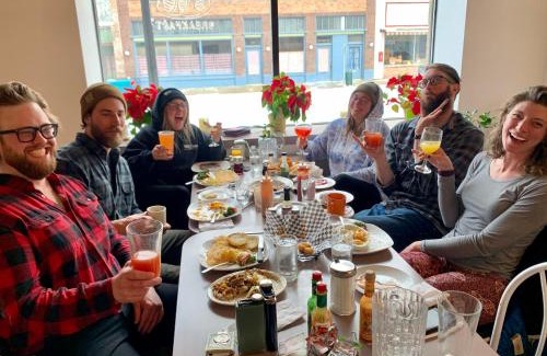 Wallace Hotel | The Brooks Hotel Restaurant and Lounge