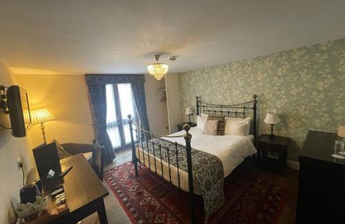 Hundall Hotel | The Bubble Inn Hotel