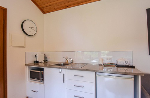 Myrtleford Cabin | The Bungalow - Great Central Location