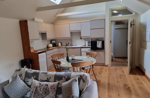 North Berwick House | The Byre Cottage, perfect peace, yet 25 mins by train to Edinburgh, beach 9 mins