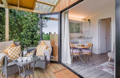 Hopton Ski Chalet | The Cabin