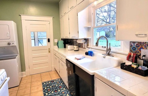 Walnut Street House | The Cairo St Bungalow