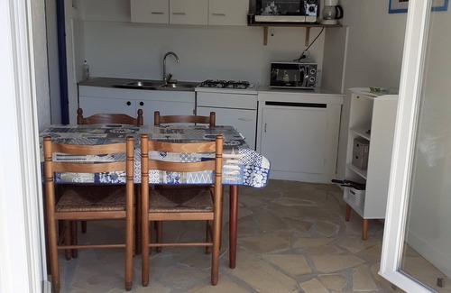 Dirinon House | The calm of the countryside near the sea-PROMS/e/March to June &Sept to Dec