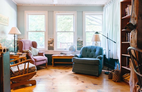 Historic Main Street Bed & Breakfast | The Carriage Barn Inn