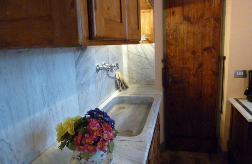 Fauglia Cabin | The Castle -apartments 2/4 People, Wifi Free, Parking, Air Conditioning