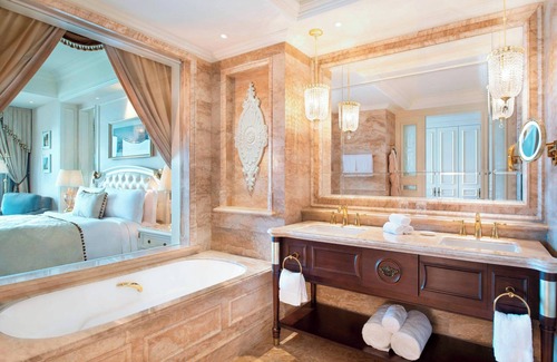 Xinghai Commercial Area Hotel | The Castle Hotel, a Luxury Collection Hotel, Dalian