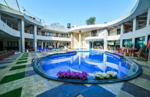 Varca Hotel | The Center Court Resort & Spa