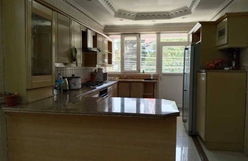 Oyster Bay Apartment | The centre of Masaki, close to restaurants, bars & supermarkets and ATM's