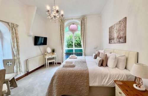 Stenalees Bed & Breakfast | The Chapel Guest House
