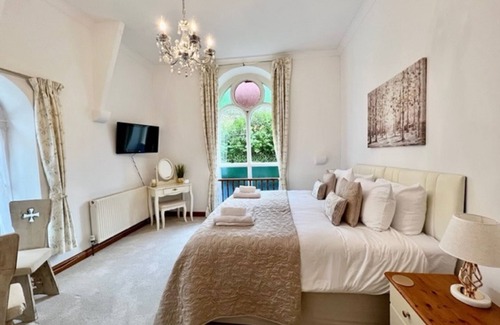 Stenalees Bed & Breakfast | The Chapel Guest House