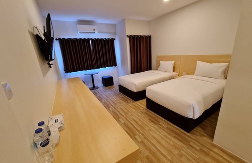 Lop Buri Hotel | The Charlotte Smart Hotel Lopburi