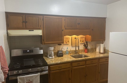 La Plata House | The Charming Country Cottage-Welcomes you and your pet!