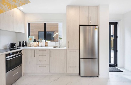 Lower Hutt House | The Charming Getaway: 1BR Home