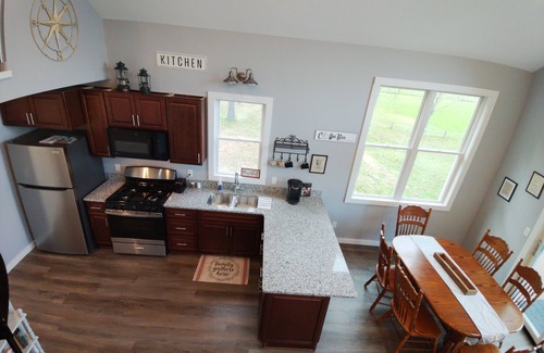 Horton House | The Cheerful Lake House at Crane Cove