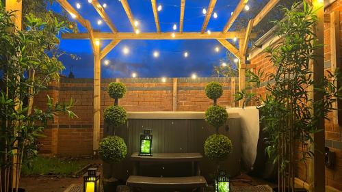 Blacon Apartment | The Cheshire Gathering - With Hot Tub