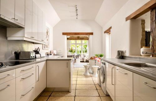 Burford House | The Chestnuts