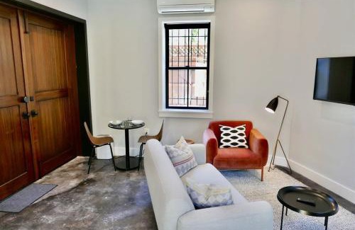 Shaw House | The Chic Carriage house in Shaw Sleeps 2