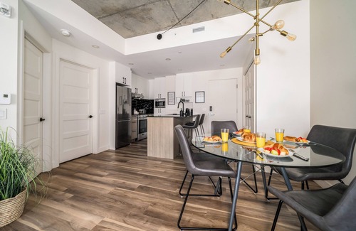 Saint-Roch Apartment | The Chic Charest | Terrace | Pool & BBQ | AC