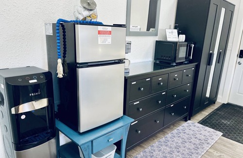 Buffalo Ridge Apartment | The Chic Suite, Off I-90 and I-29, Sleeps 3, Dogs Welcome, By Sanford Sportsplex