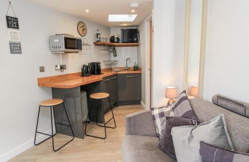 Cannards Grave House | The Chill Garden Room
