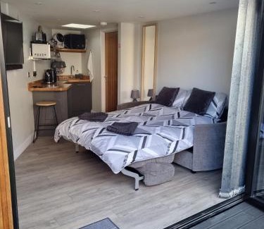 Cannards Grave Apartment | The Chill