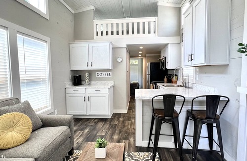 Clermont House | The Citrus House - Lakeside Tiny Home Near Orlando