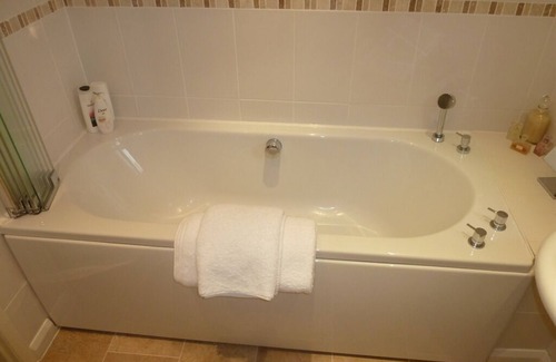 Hixon Bed & Breakfast | The Coach House