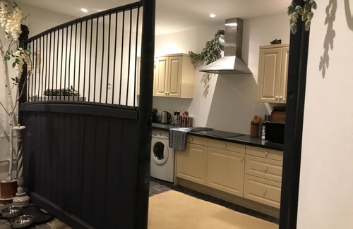 Sandgate House | The Coach House, Sandgate. 3 bed, 2 bath, quirky seaside Mews.
