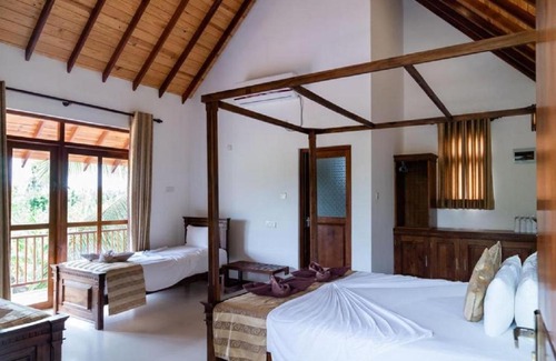 Mahasenpura Hotel | The Coconut Gardens Hotel & Restaurant