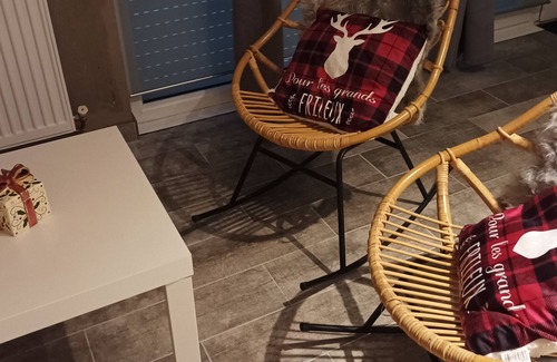 Sausheim Apartment | The cocoon of Sausheim and its massage table