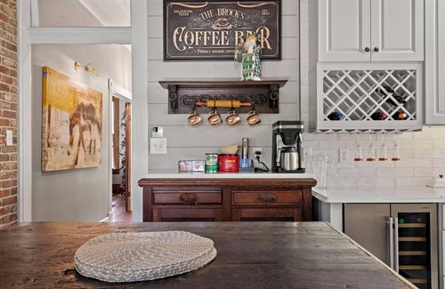 Galveston House | The Coddiwomple House – Laid-back, sun-kissed, barefoot luxury.