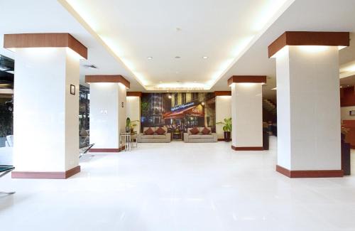 Mueang Samut Prakan District Hotel | The Color Living Hotel
