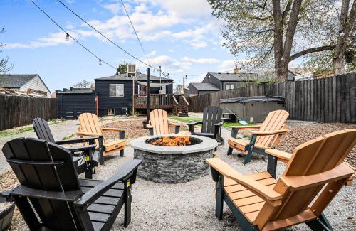 Denver House | The Coloradical Crashpad! W Fire Pit & Hot Tub