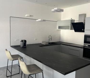 Vineyard Apartment | The Colorful Corner