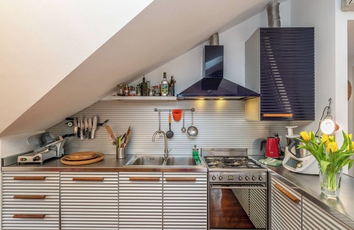Navigli Apartment | The colorful nest in Milan