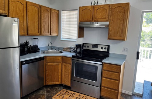 Clearfield House | The Comfy Stay 4-bedroom house with WiFi, AC in fabulous Clearfield