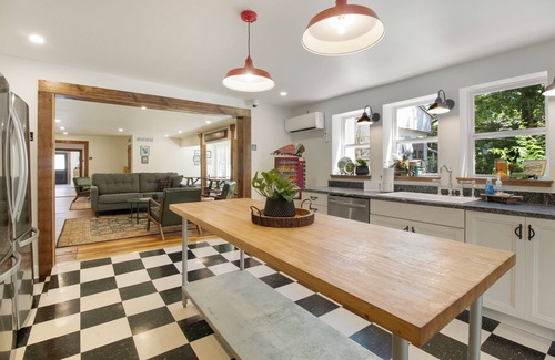 Cotter Hotel | The Commercial Hotel