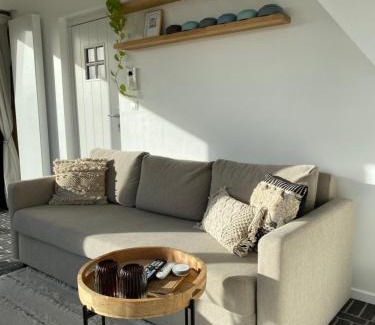 Lokeren Apartment | The Conservatory a cosy little holiday home- central between Gent Antwerpen Brussel & Brugge
