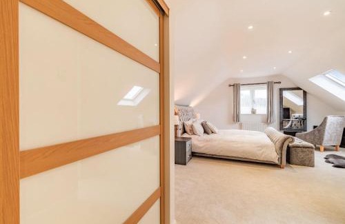 Ticknall House | The Continent