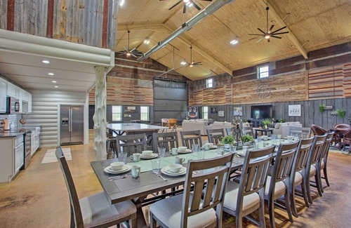 Calera House | 'The Copper Roost': Lake Texoma Escape w/Hot Tub