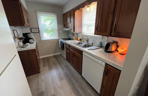 Orrville House | The Corner Cottage @ Chestnut - Orrville + minutes to Amish Country