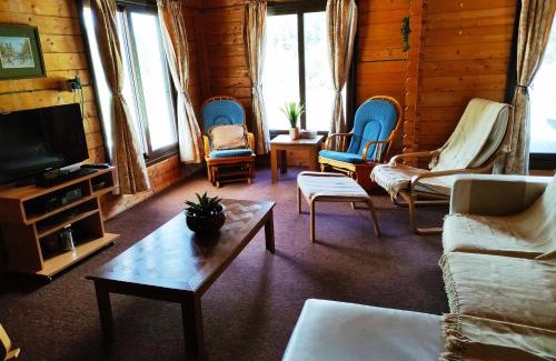 Vasa Koilaniou House | The Cosy Mountain Cabin with Stunning Views near Troodos