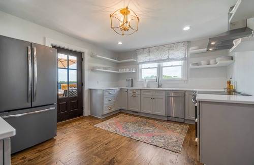 Mount Pleasant House | The Cottage at Southbend Farm