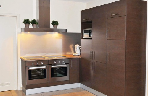 Hour House | The cottage is located in the small vacation park Le Chêneau, near Dinant (20 km).