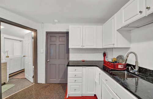 North Chesterfield Apartment | The Cottage Unit 5 Studio in lovely Richmond with WiFi, AC