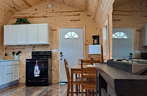 Gainesville Cottage | The country getaway with all the comforts of home