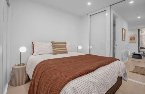 Te Aro Apartment | The Courtenay Chic Retreat 1BR Apartment
