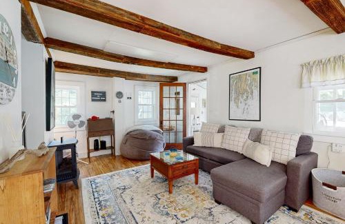 Bayville House | The Cove