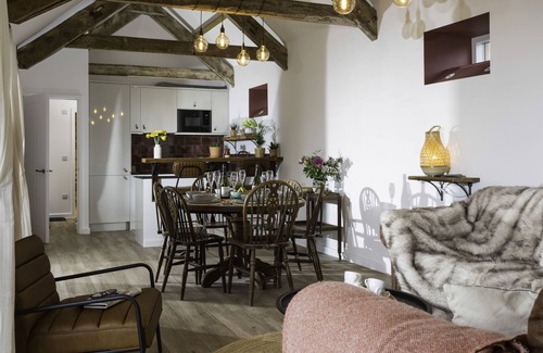 Dursley Cottage | The Cow Byre - beautiful barn conversion in the South Cotswolds sleeping 6 guests